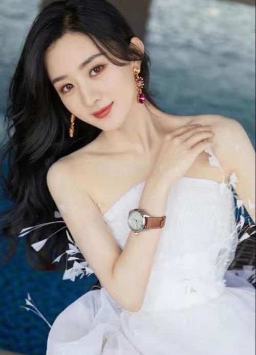 曝趙麗穎爺爺近照惹爭(zhēng)議 面容和善額頭似復(fù)刻,談及孫女滿臉擔(dān)心